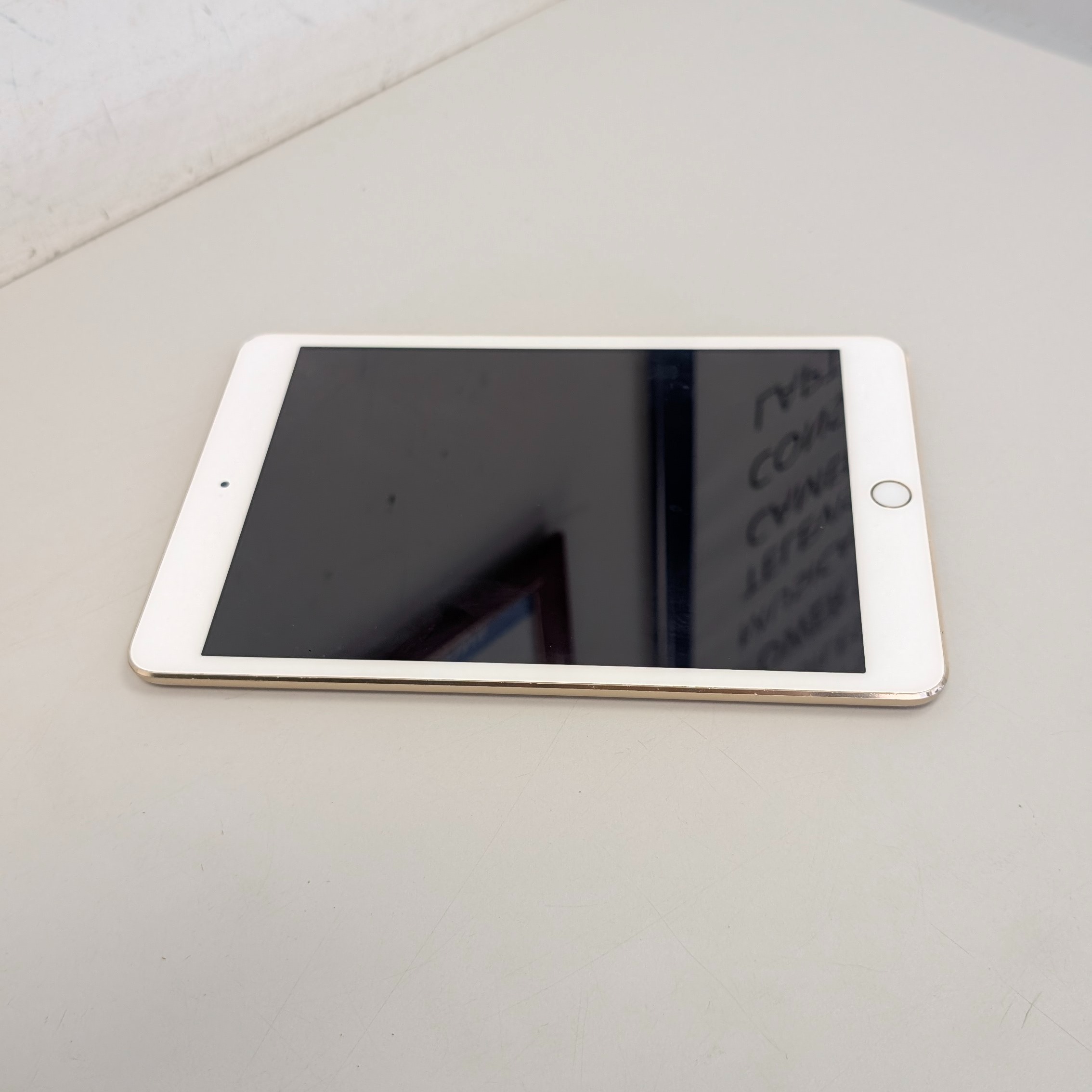 Pre-owned Apple iPad Mini 3, 7.9